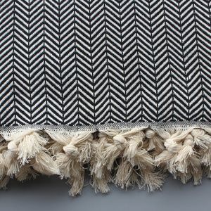 Riviere Bedding - Black and Cream Chevron Throw Blanket Riviere Bedding - Black and Cream Chevron Throw Blanket